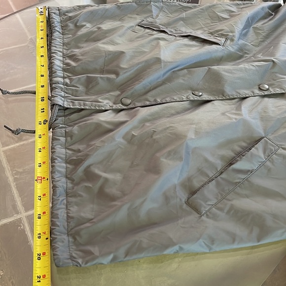 Obey, M, hooded windbreaker, light lining,snaps,raglan sleeves, adjust hem, EUC - Picture 8 of 10